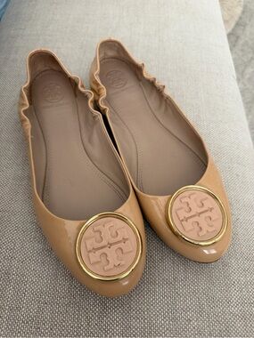 Tory Burch Nude Patent Leather Logo Ballet Flats